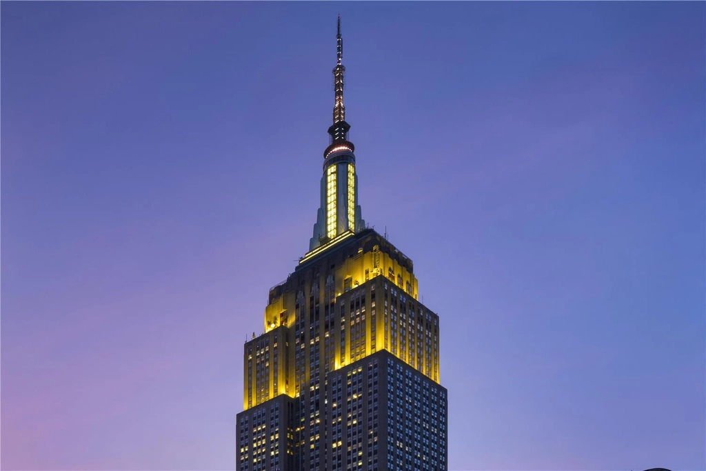 Empire State View from Hotel Closeup