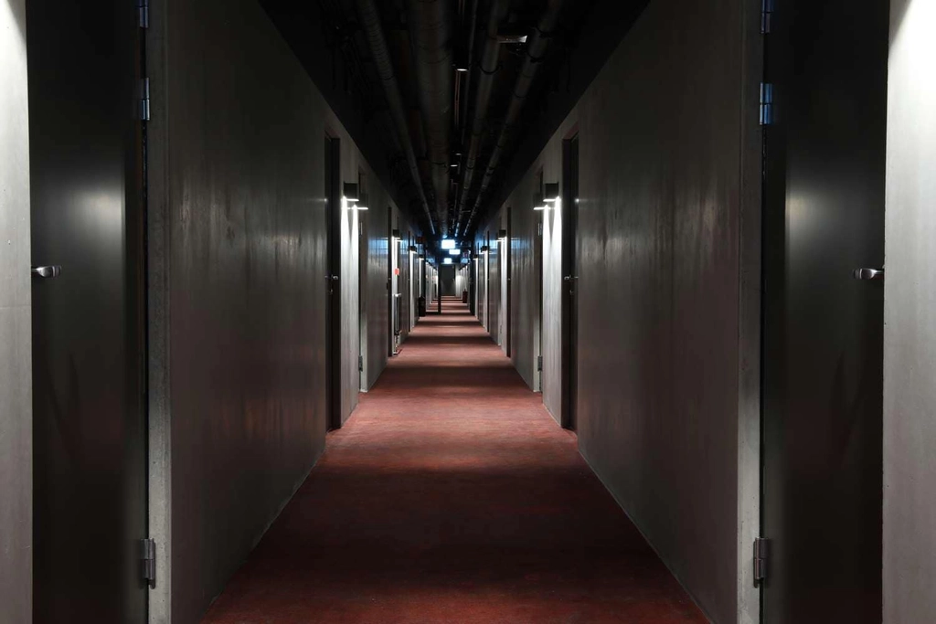 Corridor Ten Hotel