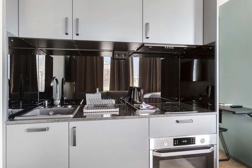 Family & Kitchenette