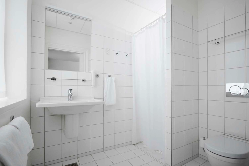 Superior bath Torn es Hotel
