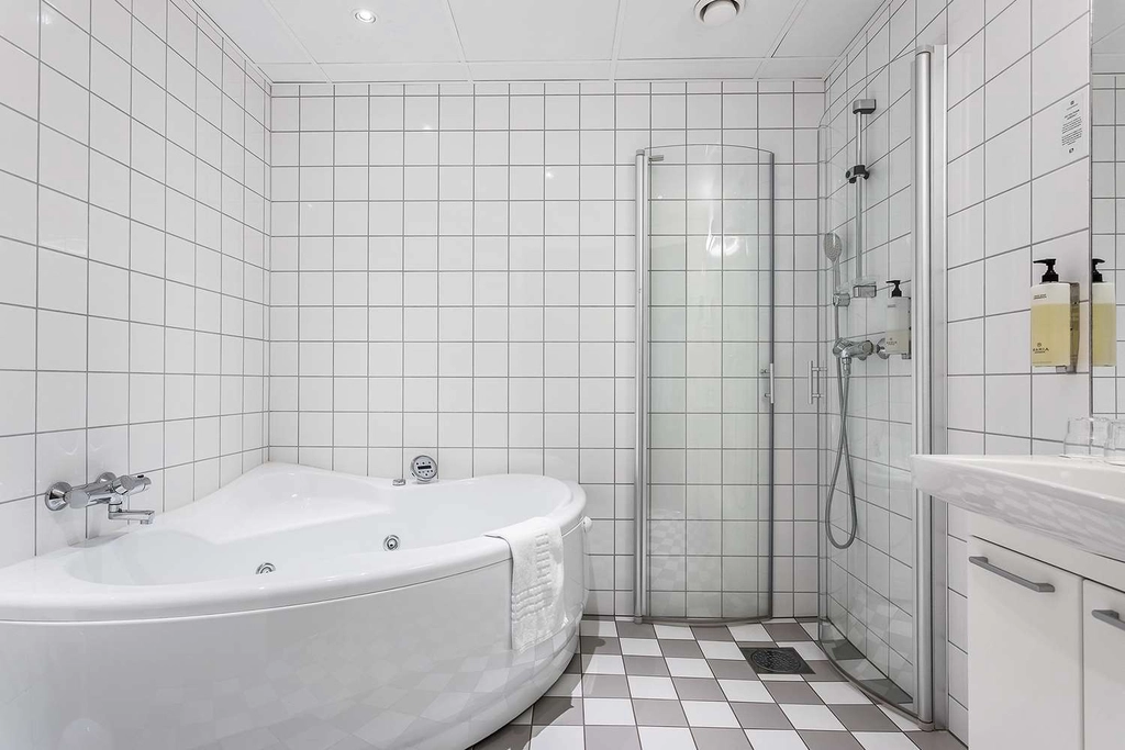 bathroom suite