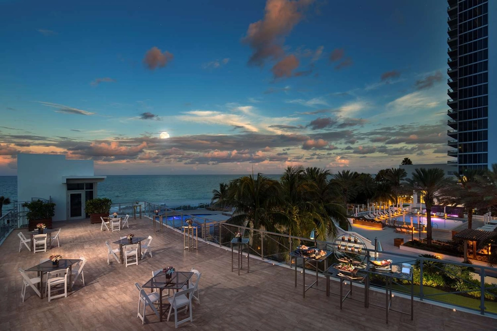Spa Terrace | Eden Roc Miami Beach