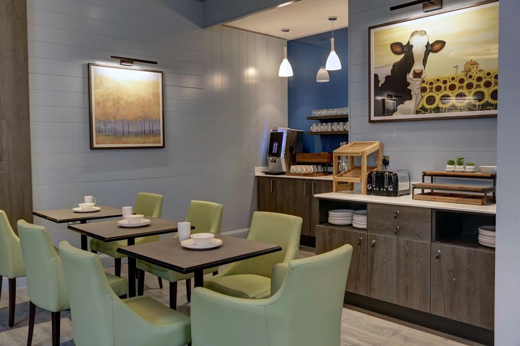 Breakfast Room