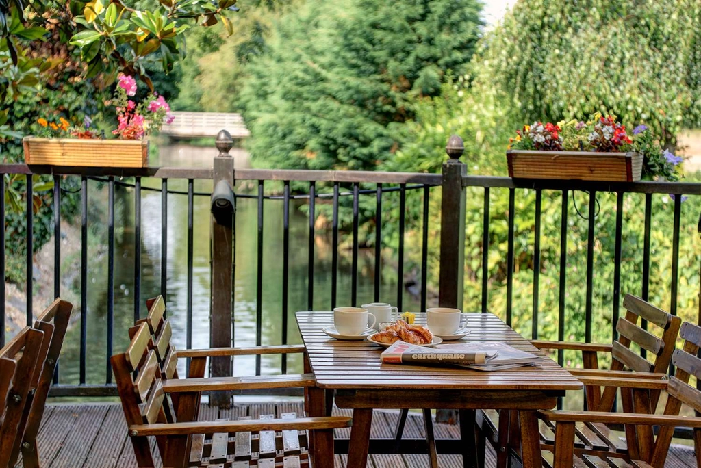 Outdoor Dining Area