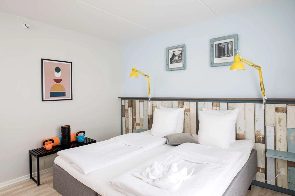 Business - River View King Bed