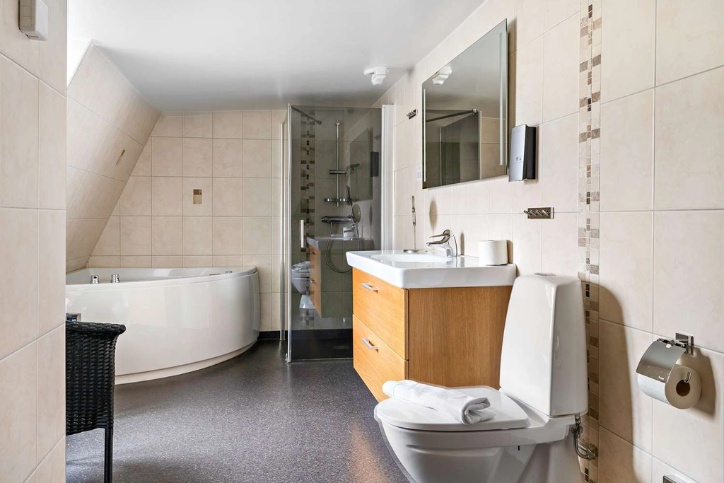 Suite Bathroom BW Hotel Anno