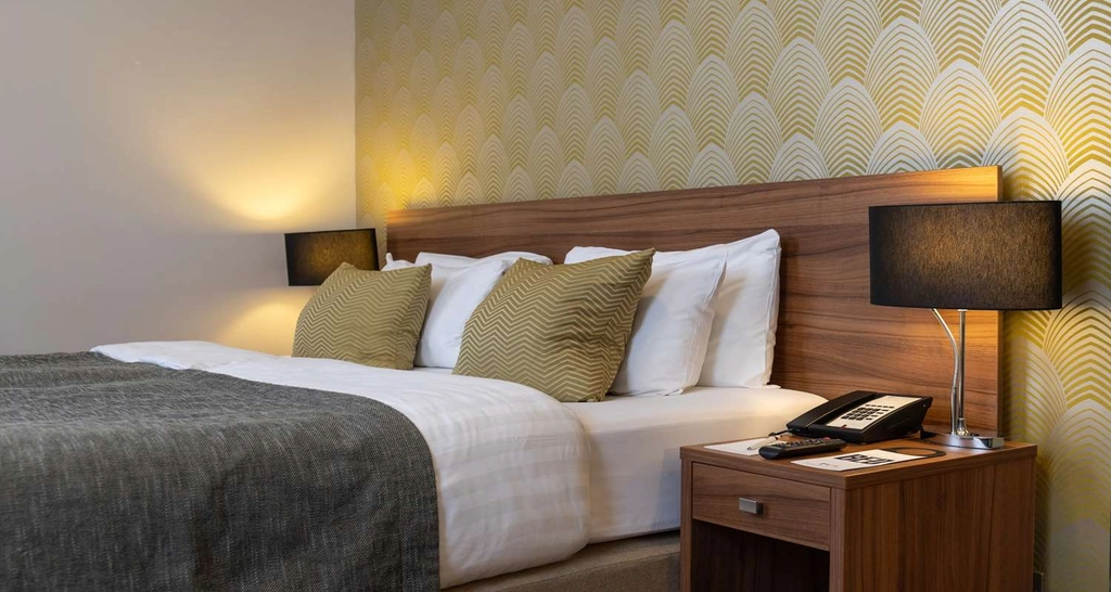 Mornington hotel bedrooms