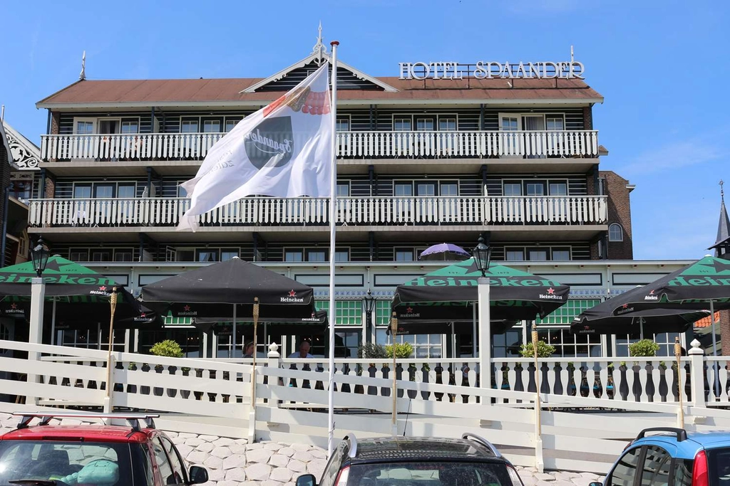 Exterior terrace