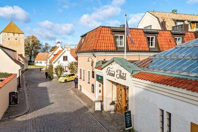 Exterior Strand Hotel