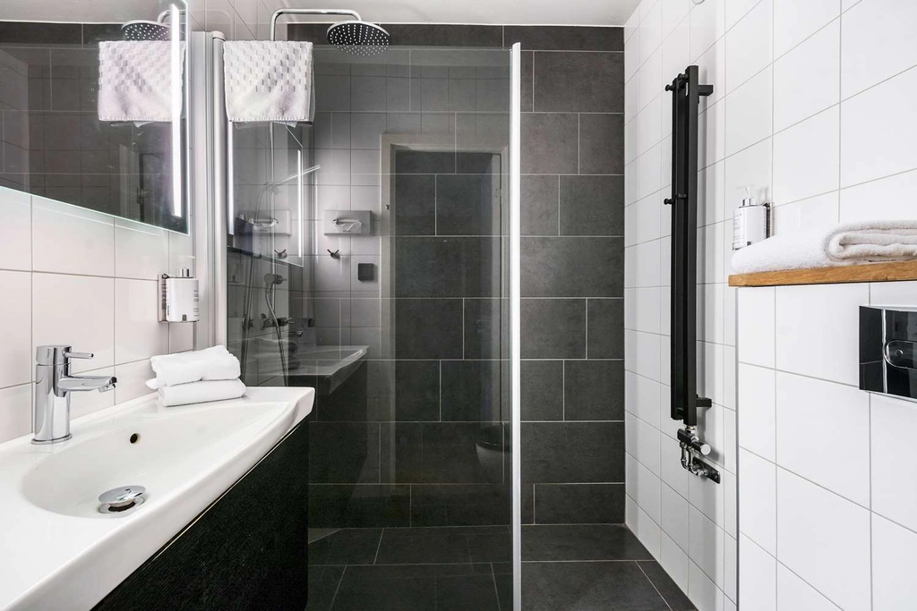 Double Superior bathroom BW Hotell Karlshamn