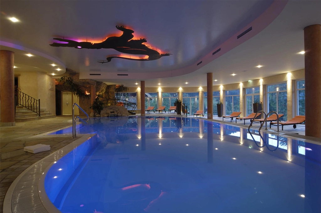 Pool - indoor