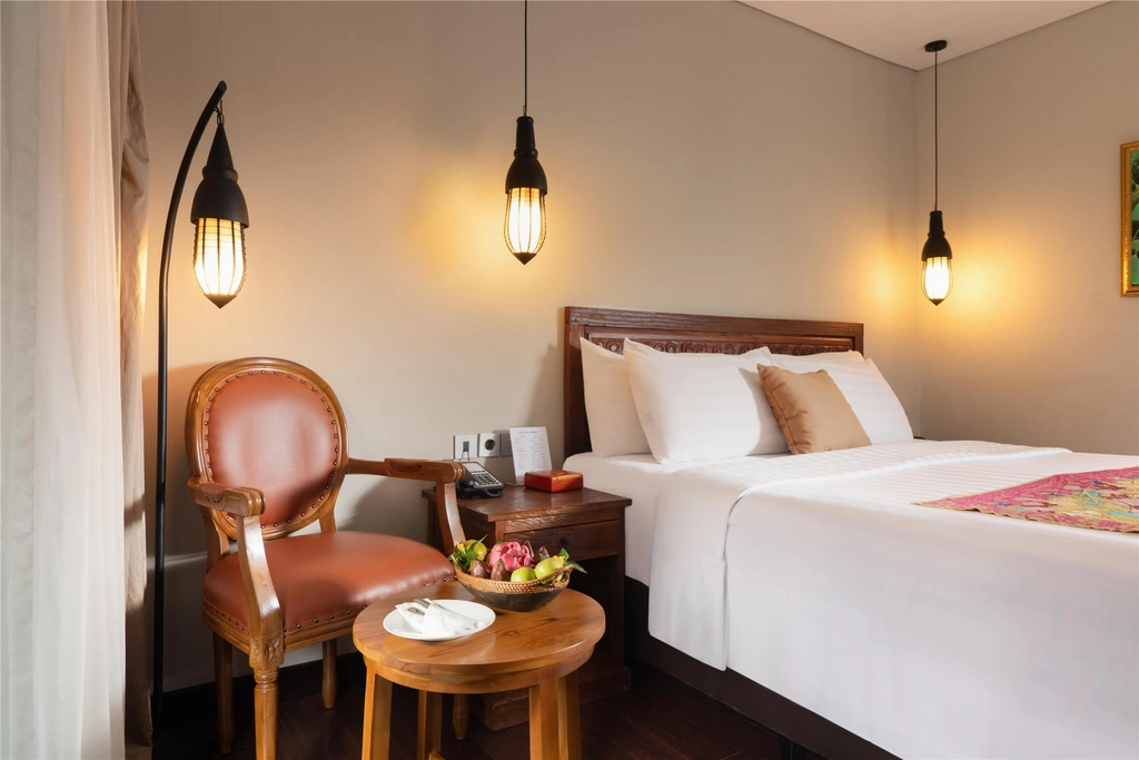 Deluxe Pool View Room