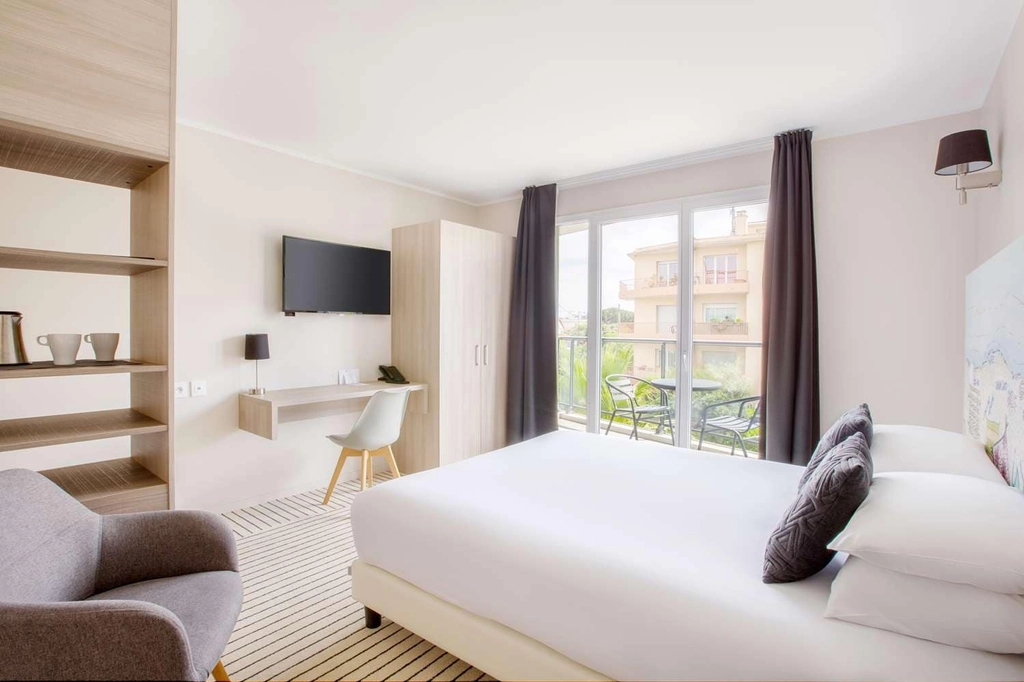 Superior Guest Room