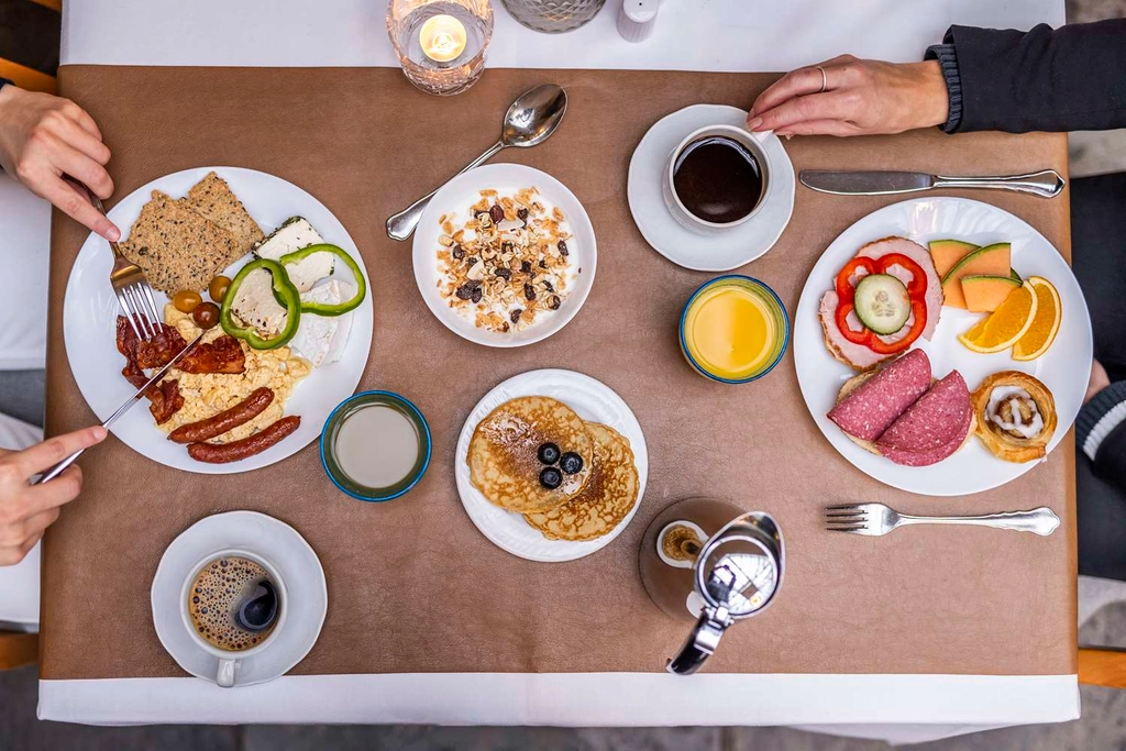 T nderhus breakfast
