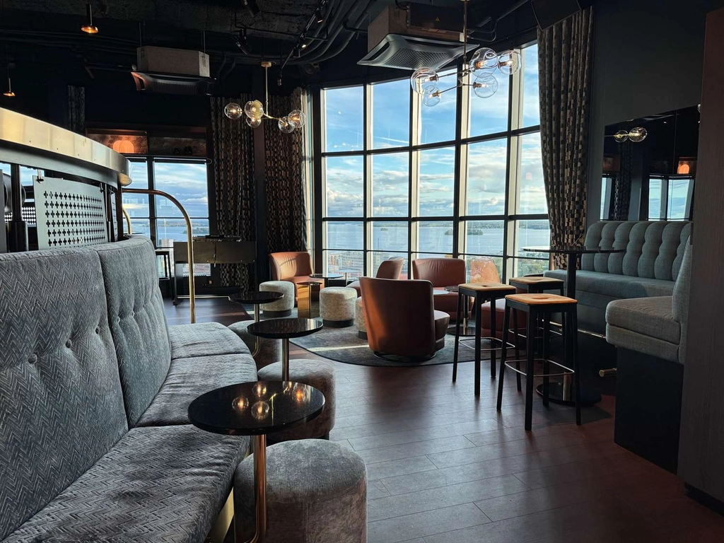 Skybar BW Plus Hotel Plaza