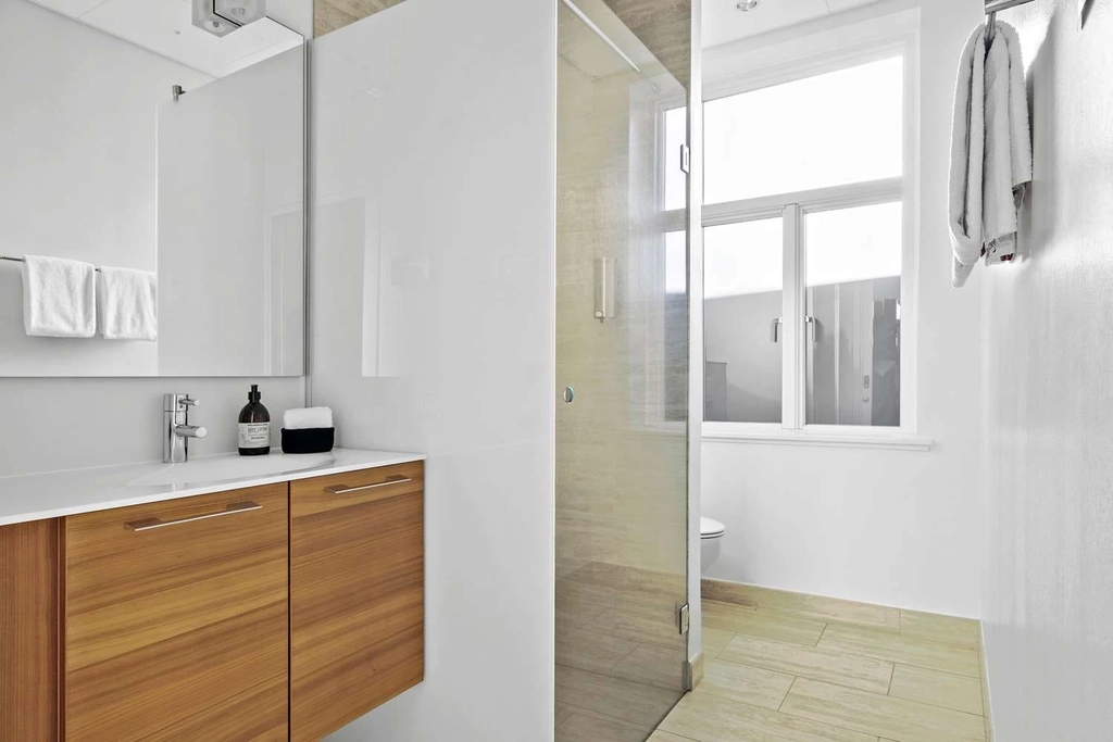 BW Hotel Eyde std sgl bathroom