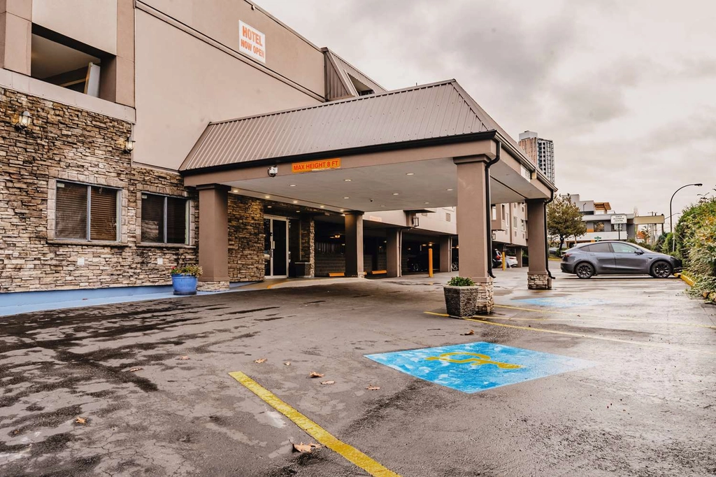 SureStay Plus by Best Western Coquitlam Exterior