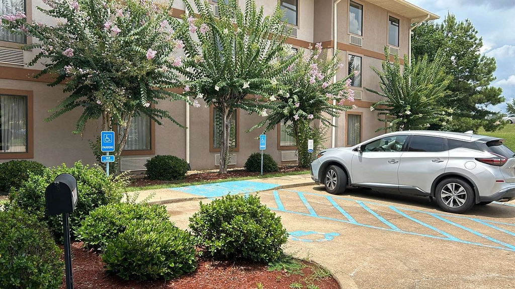 SureStay by Best Western Pearl Jackson Airport Exterior