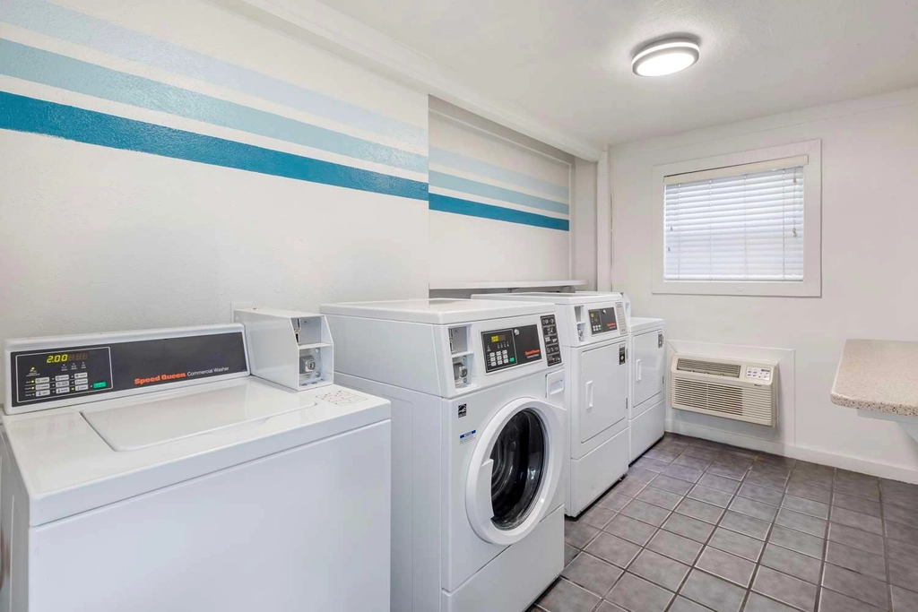 BW Cocoa Beach FL Laundry
