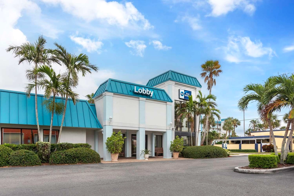 BW Cocoa Beach FL Exterior