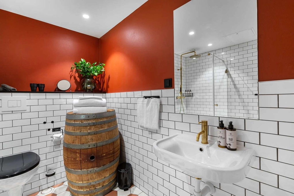 Deluxe Bathroom The Winery Hotel