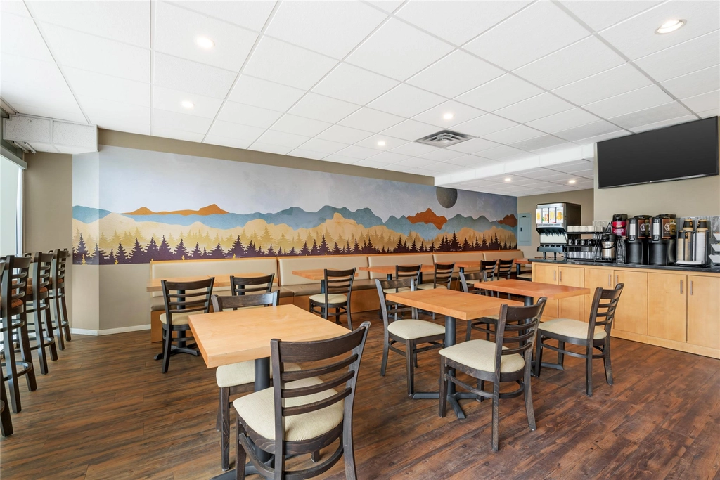 Breakfast Room