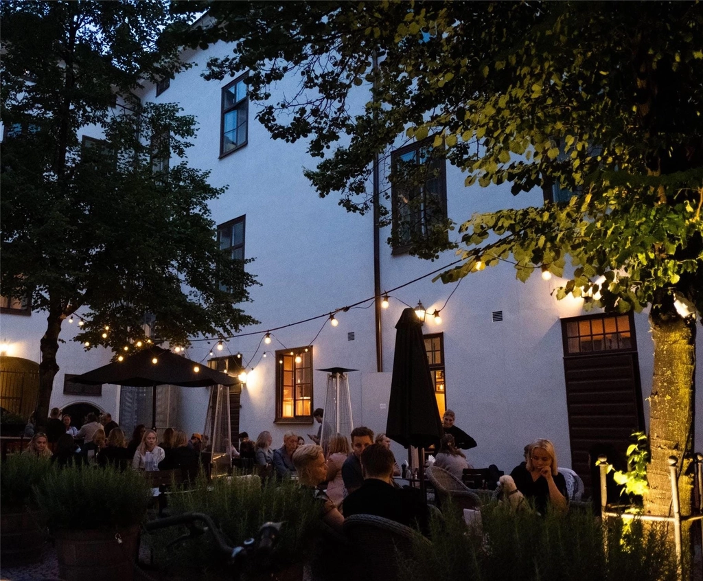 NOFO Courtyard Evening