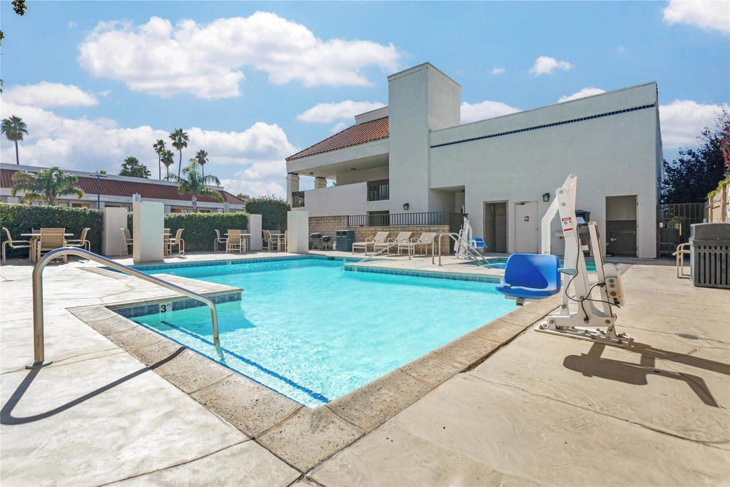 BW SantaMaria CA Pool