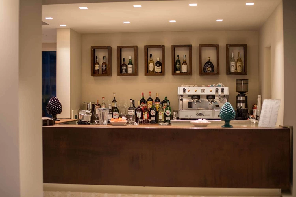Bar/Lounge Details