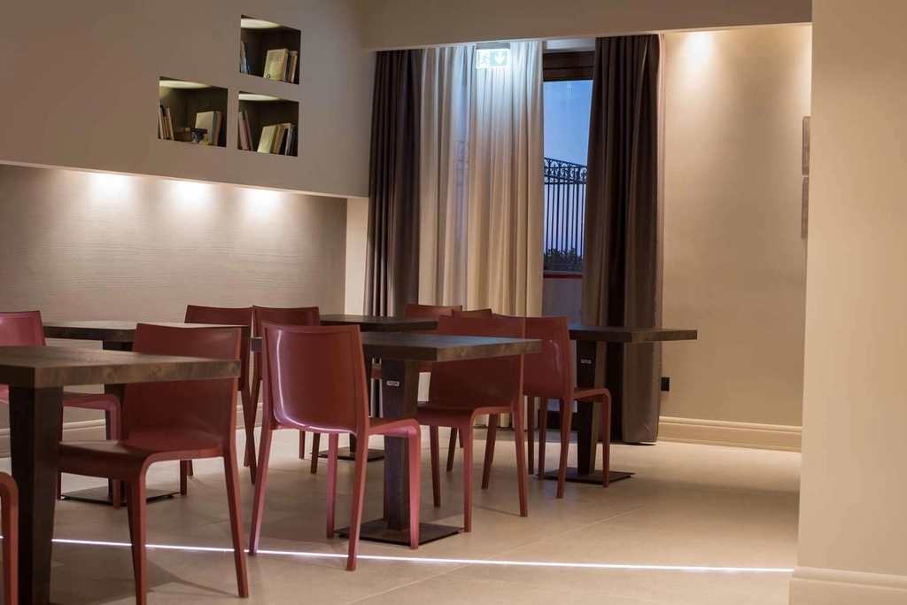 Bar/Lounge Details