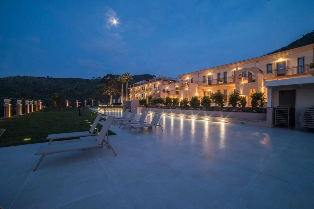 Panoramic Swimming Pool