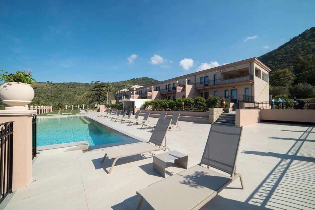 Panoramic Swimming Pool