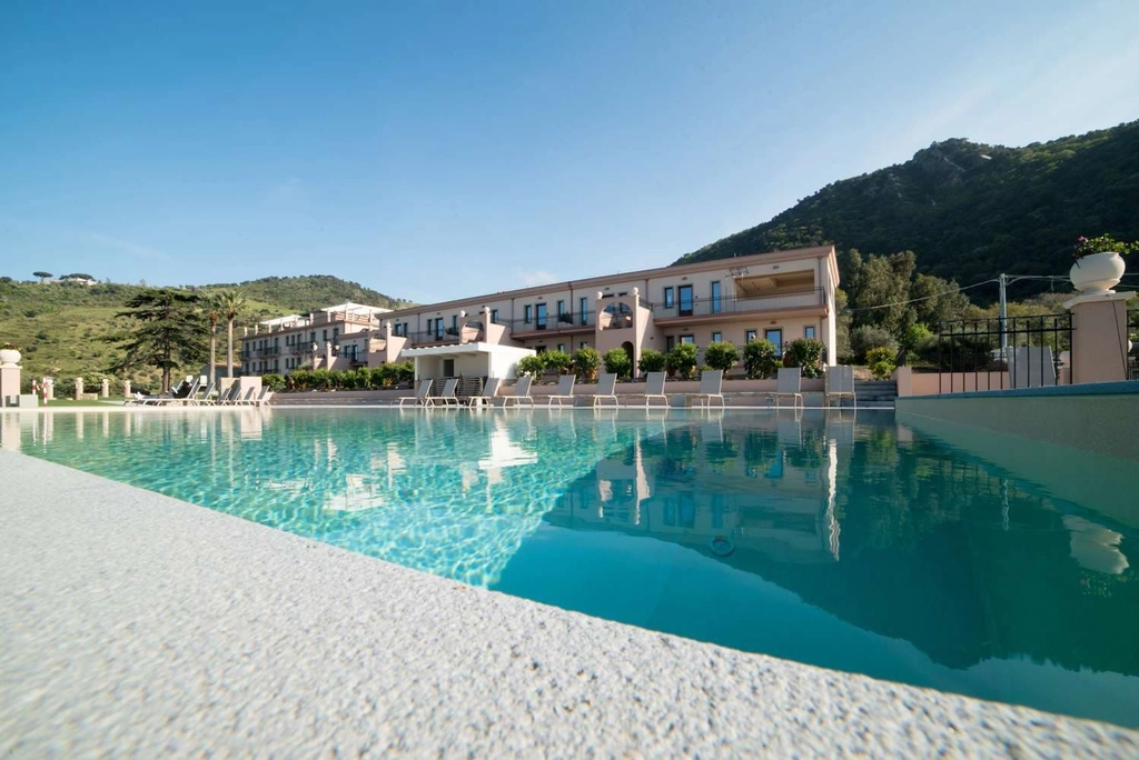Panoramic Swimming Pool