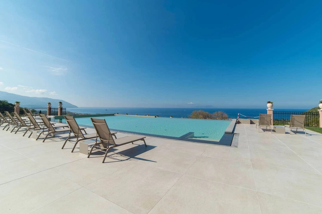 Panoramic Swimming Pool