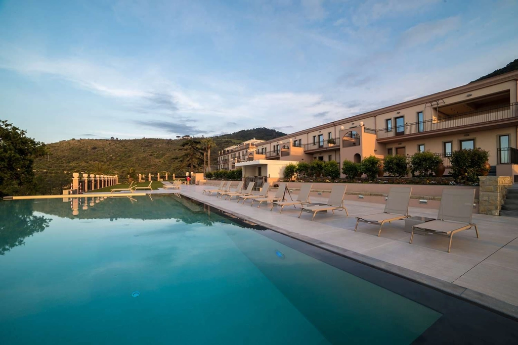 Panoramic Swimming Pool