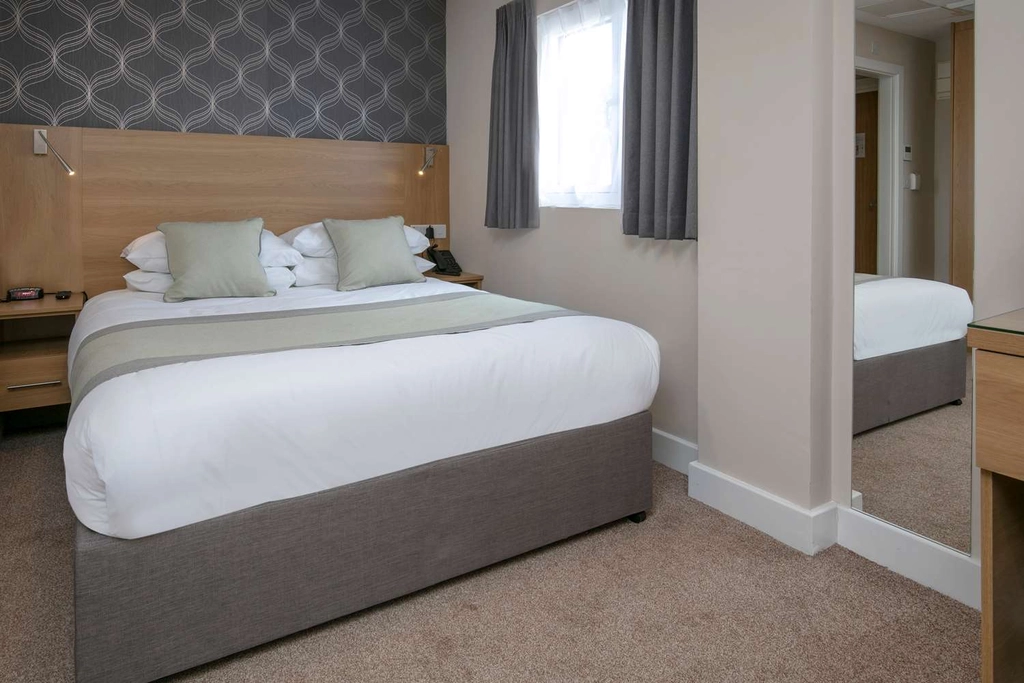 Standard: Double Room