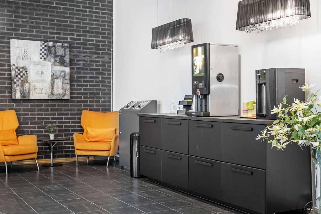Best Western Leto Arena Lounge area coffee machine
