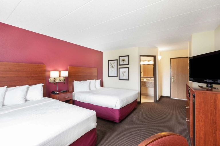 2 Queen Beds