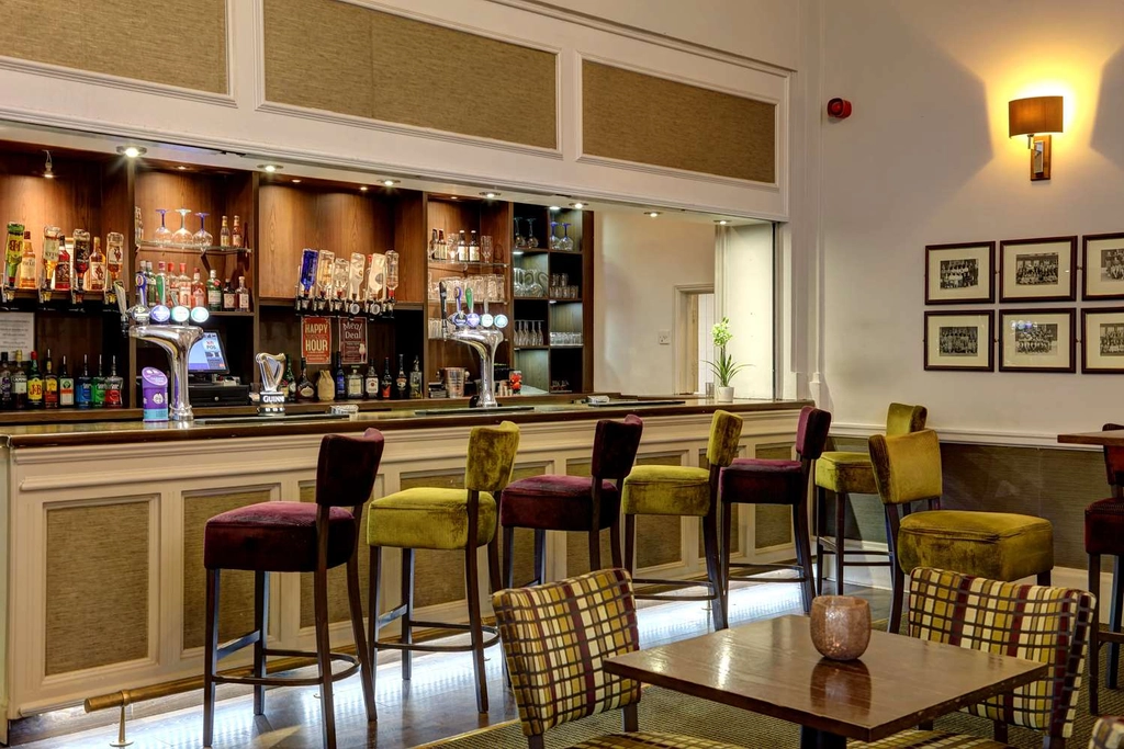 Bar and Cocktail Lounge