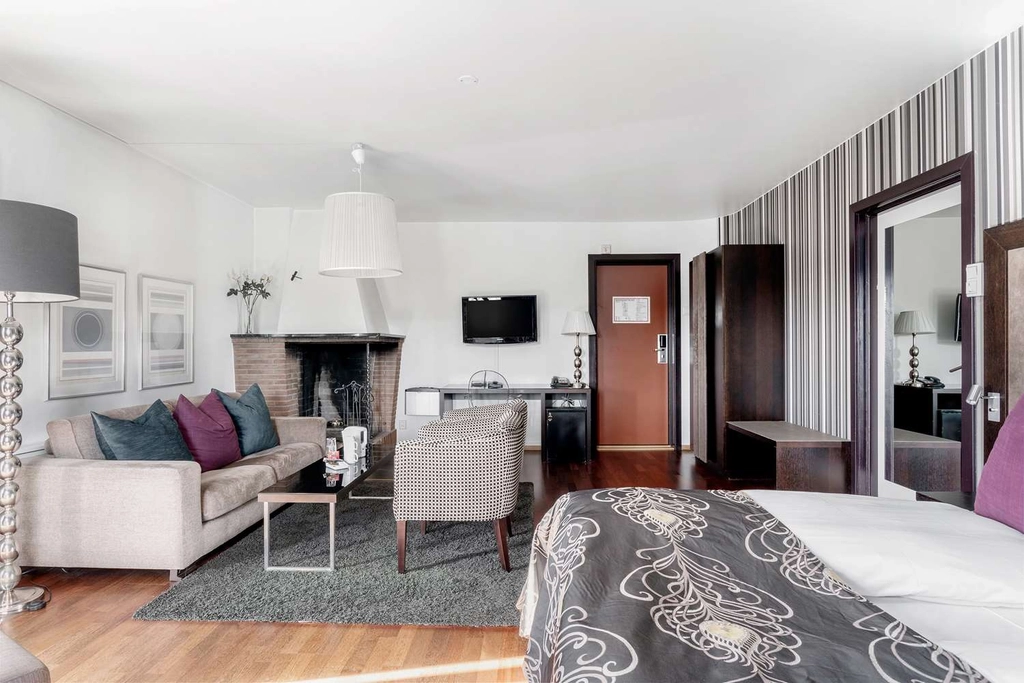Gyldenlove Junior suite room