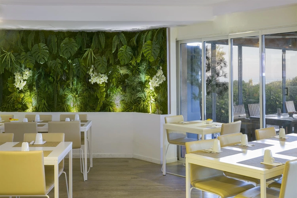 Breakfast Room