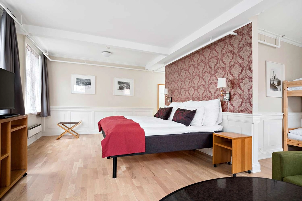Bakeriet family room