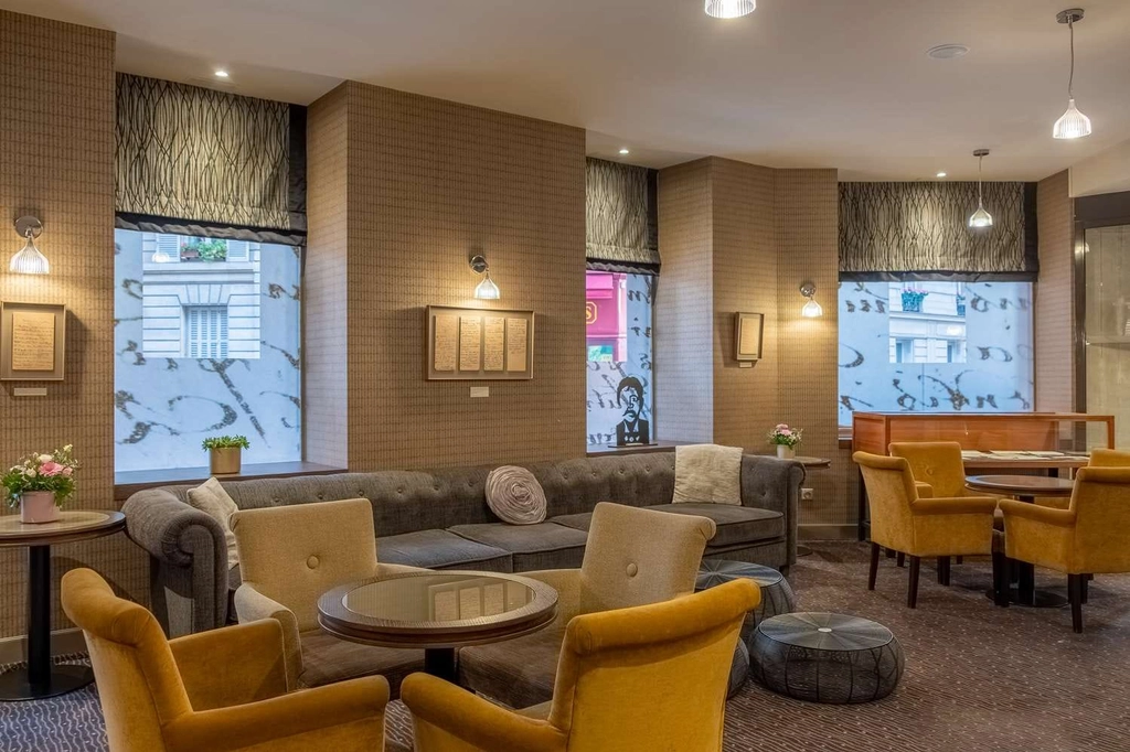 BAR LOUNGE