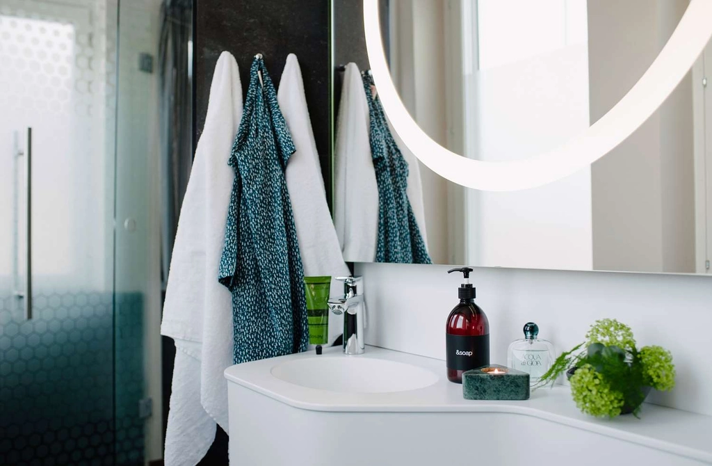 Guest Bathroom