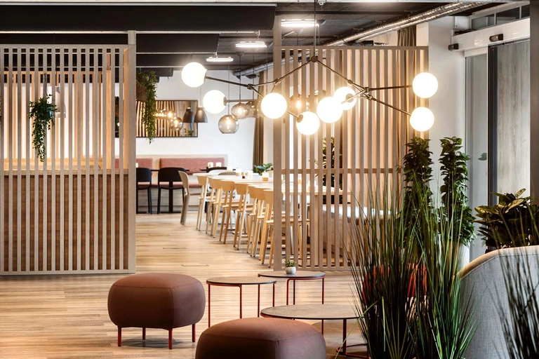 Lounge and restaurant