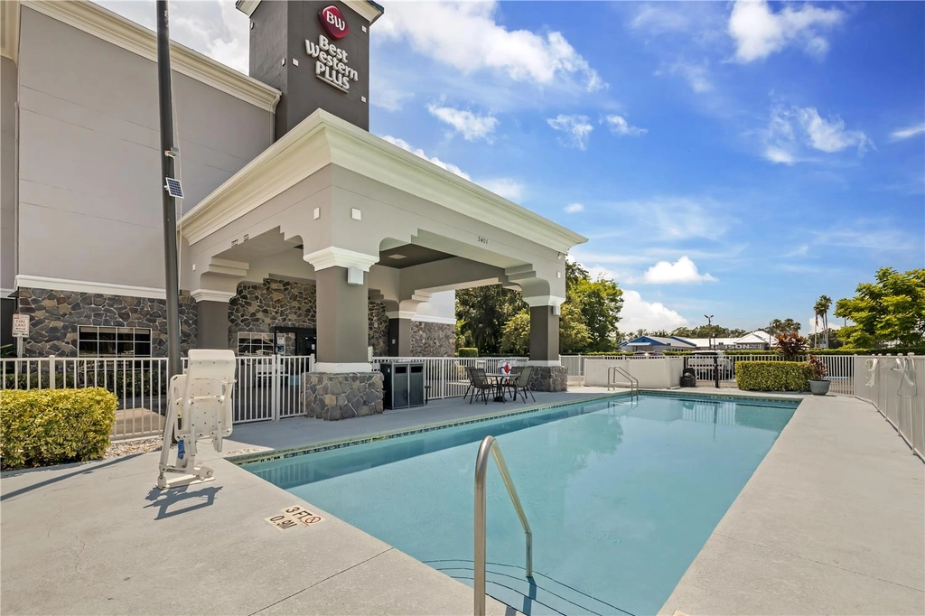 BW Sanford FL Pool