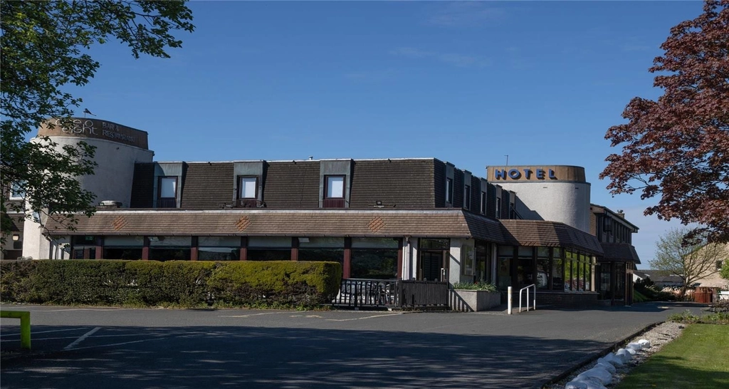 hilcroft hotel grounds and hotel