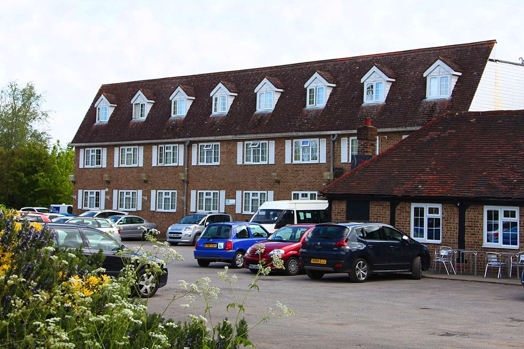 gatwick skylane hotel grounds and ho