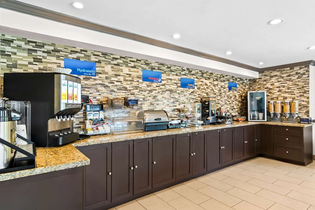 BW MapleRidge BC BreakfastArea