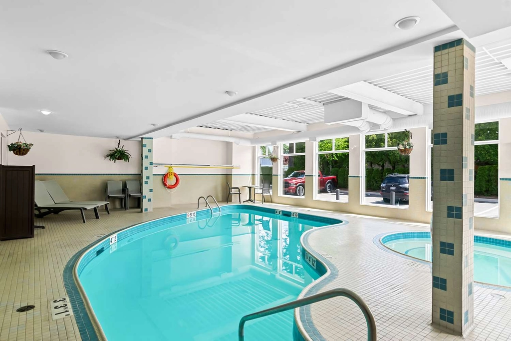 BW MapleRidge BC Pool